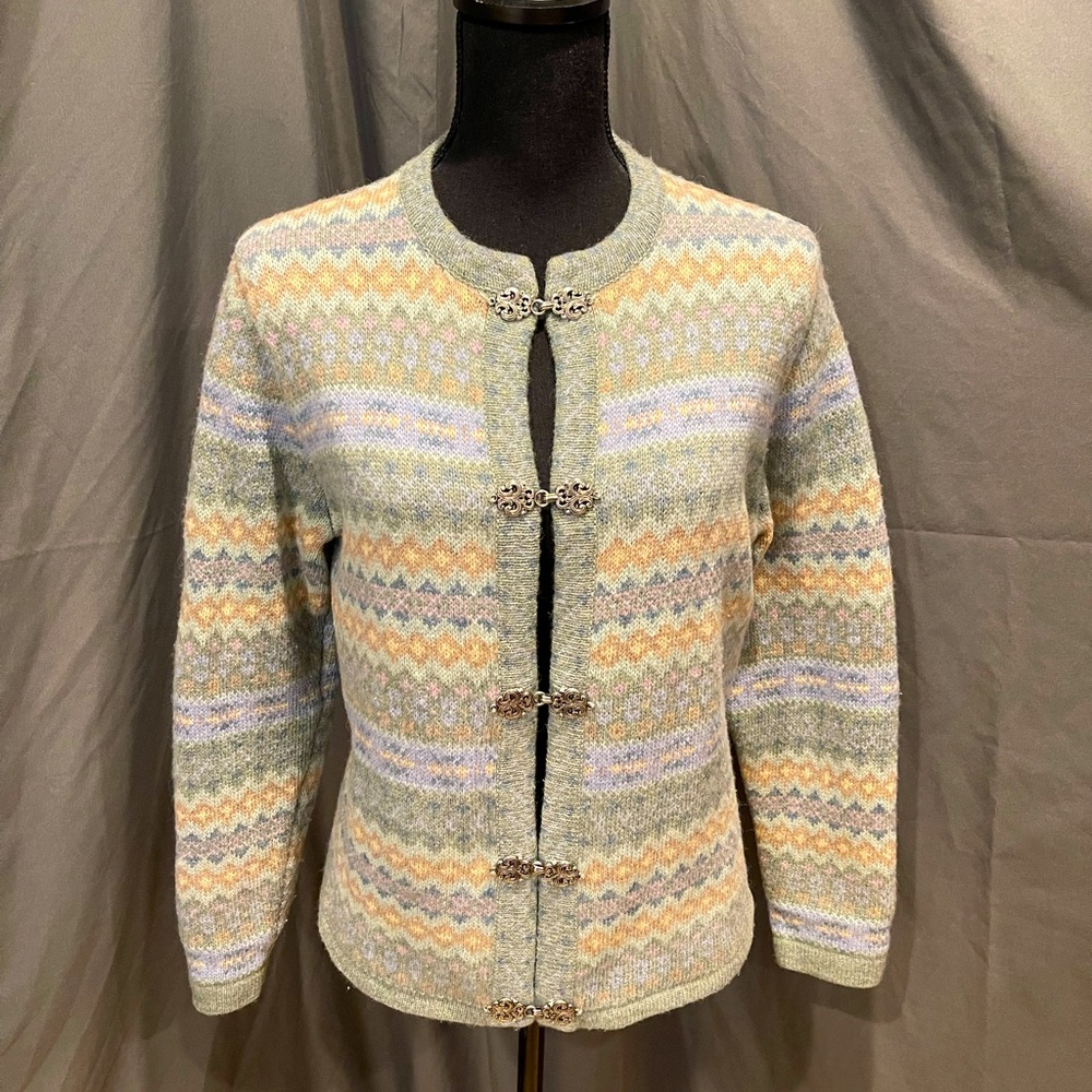 Frost 100% Lambs Wool cardigan sweater with metal fashion clasps size small